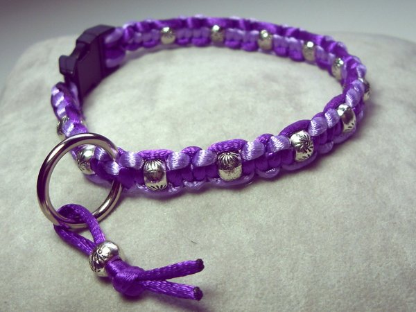Hundehalsband mit Perlen lila/flieder