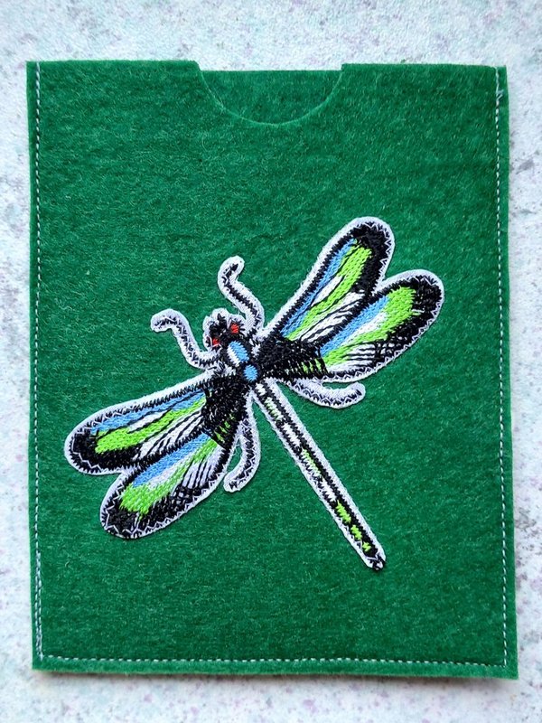 Impfpasshülle aus Filz Grün mit Libellen Motiv