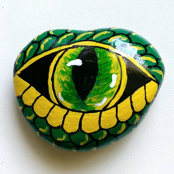 Bemalter Stein Drachenauge Gelb/Grün mit grünen Auge
