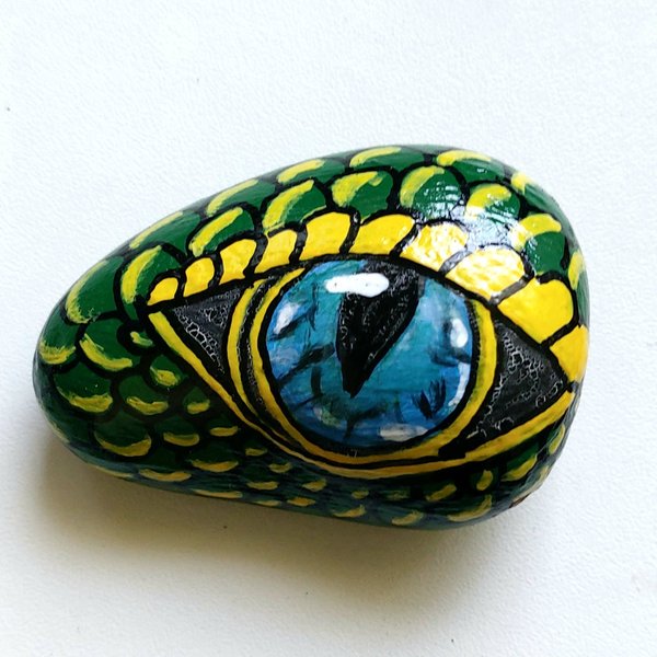 Bemalter Stein Drachenauge Gelb/Grün mit blauen Auge